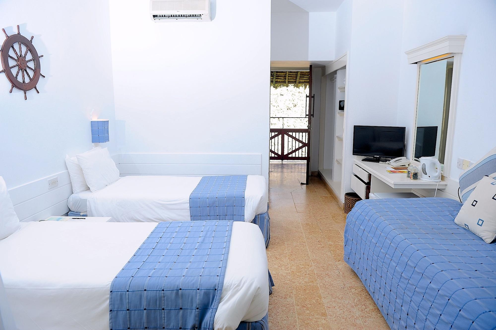 Voyager Beach Resort Момбаса Екстериор снимка