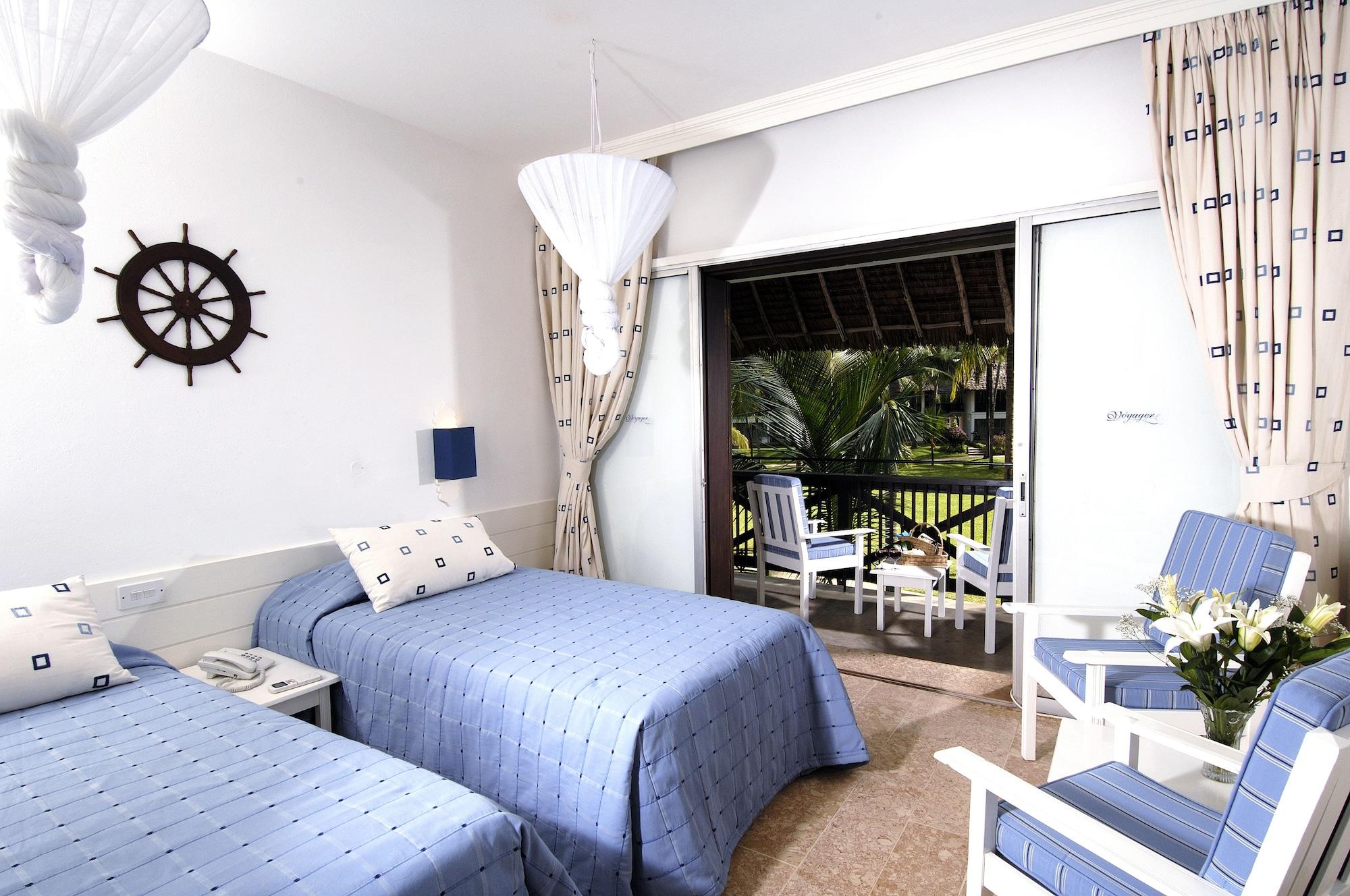 Voyager Beach Resort Момбаса Стая снимка