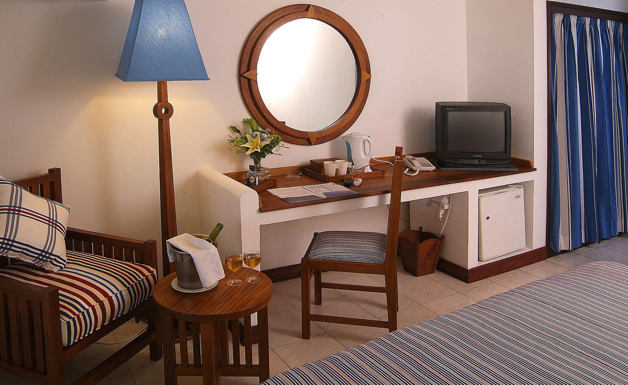 Voyager Beach Resort Момбаса Екстериор снимка