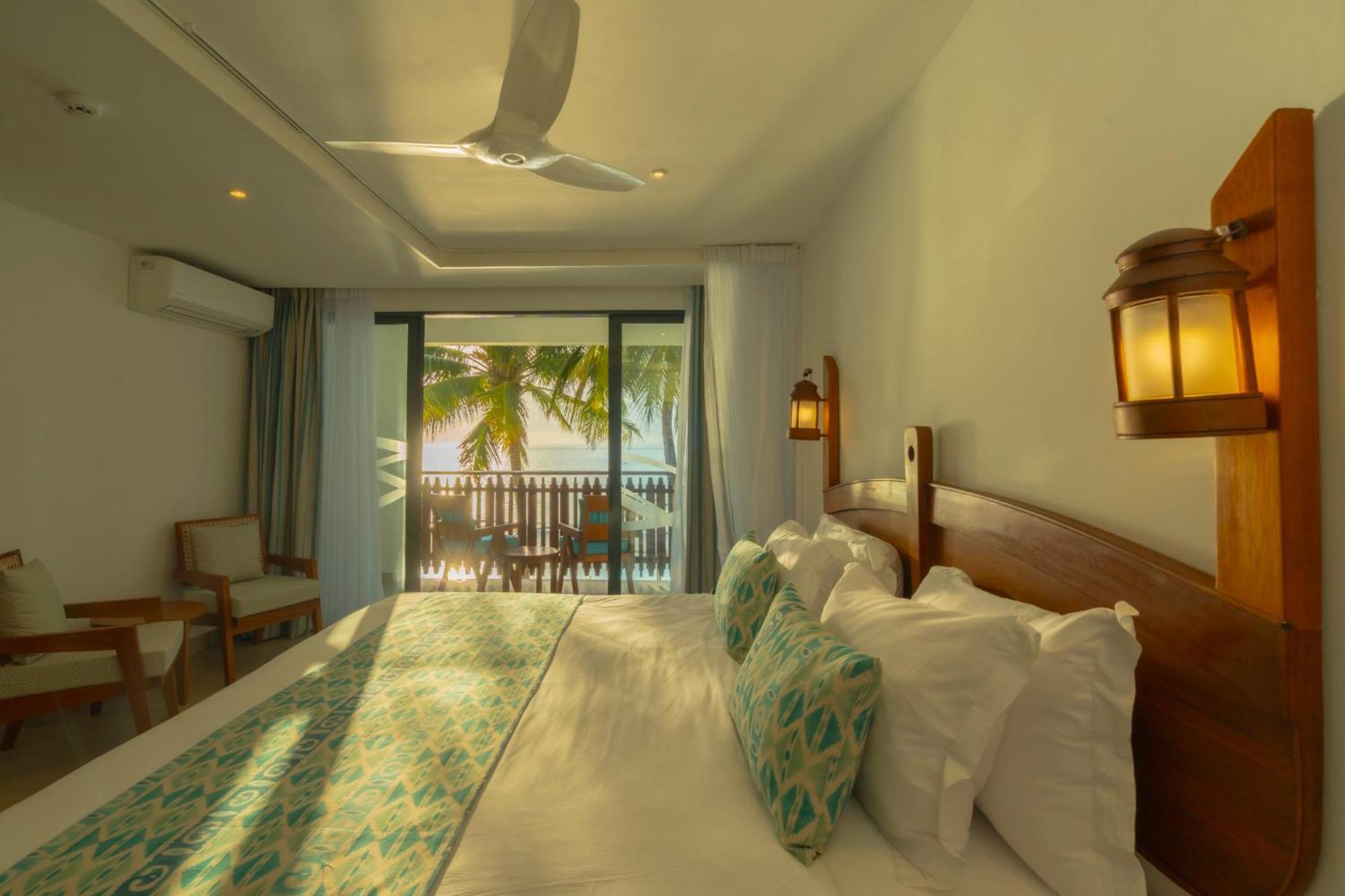 Voyager Beach Resort Момбаса Екстериор снимка