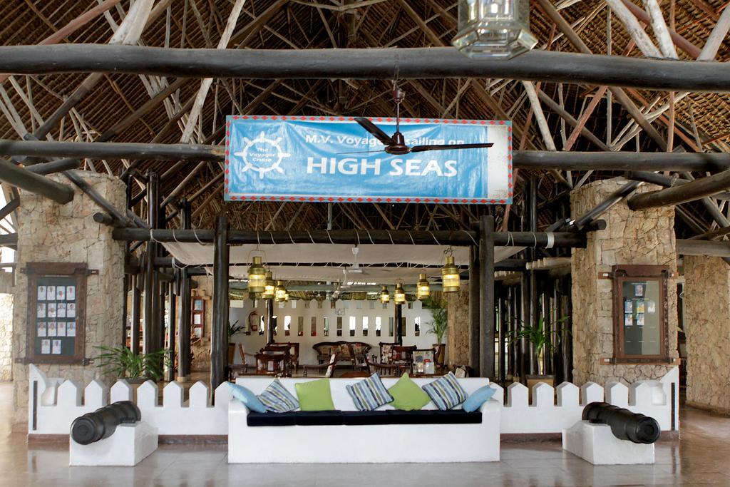 Voyager Beach Resort Момбаса Екстериор снимка