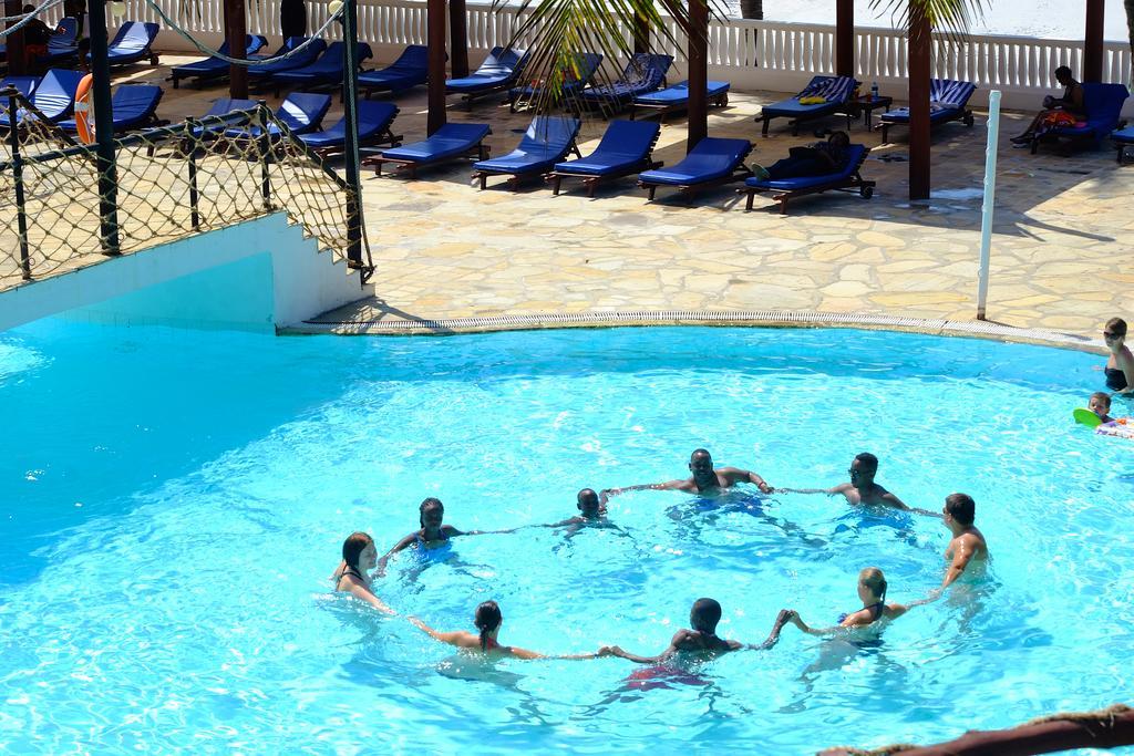 Voyager Beach Resort Момбаса Екстериор снимка