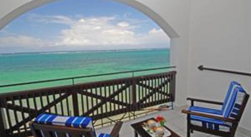 Voyager Beach Resort Момбаса Екстериор снимка