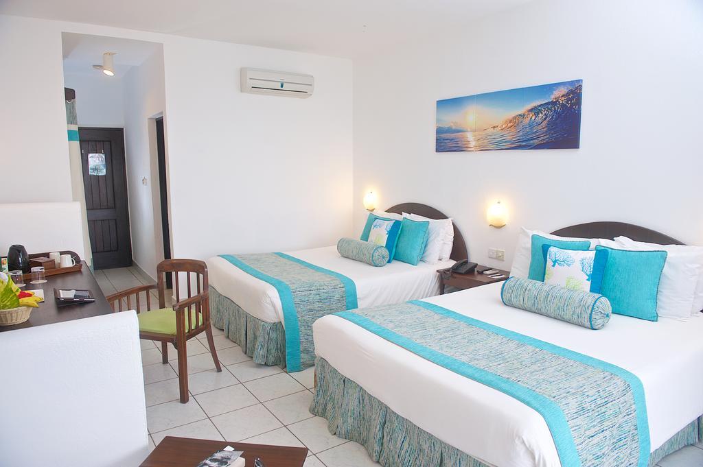 Voyager Beach Resort Момбаса Екстериор снимка