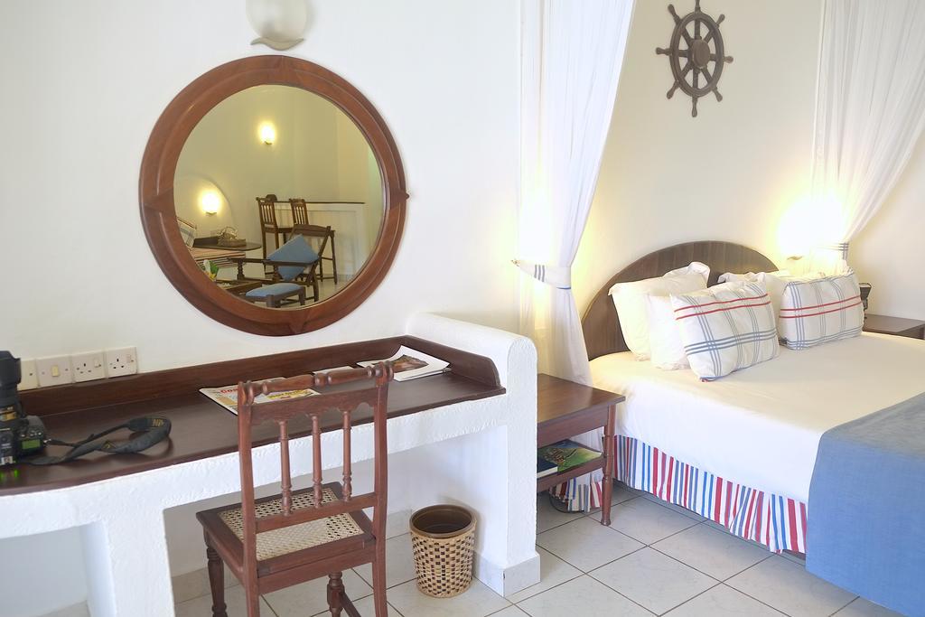 Voyager Beach Resort Момбаса Екстериор снимка
