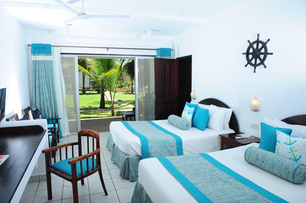 Voyager Beach Resort Момбаса Екстериор снимка