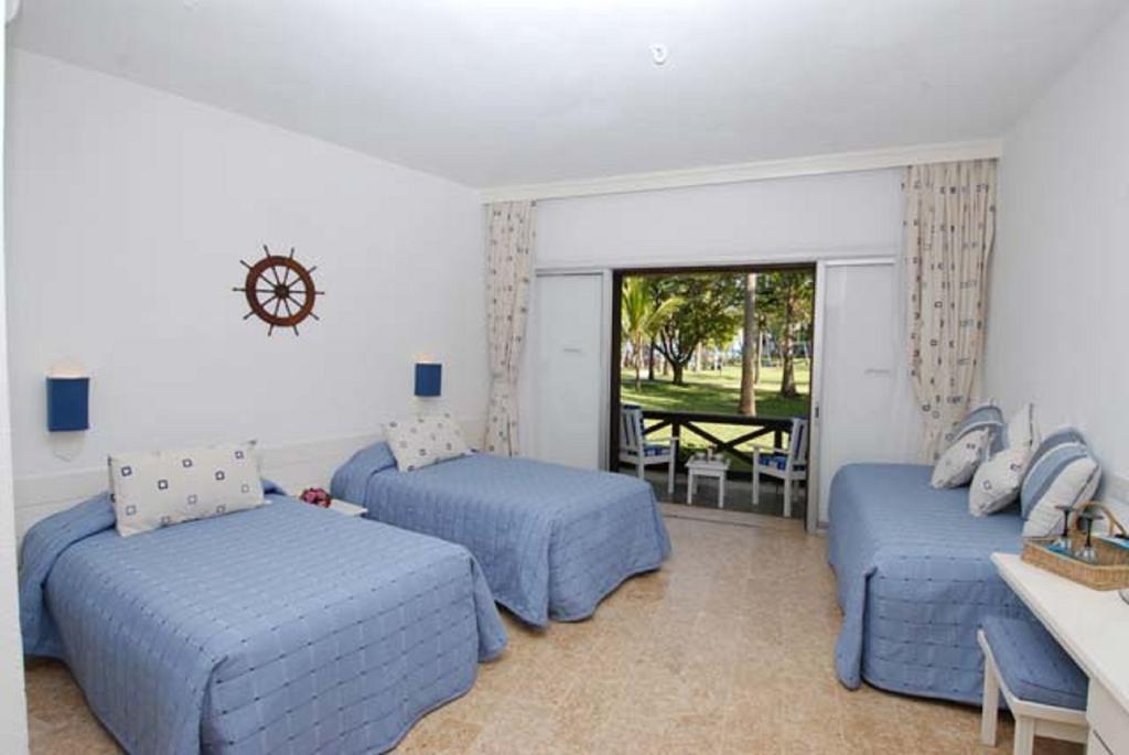 Voyager Beach Resort Момбаса Екстериор снимка