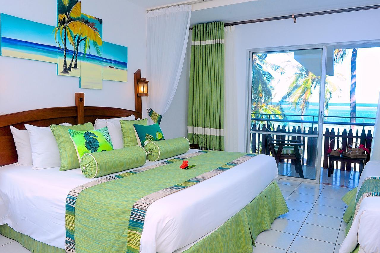 Voyager Beach Resort Момбаса Екстериор снимка