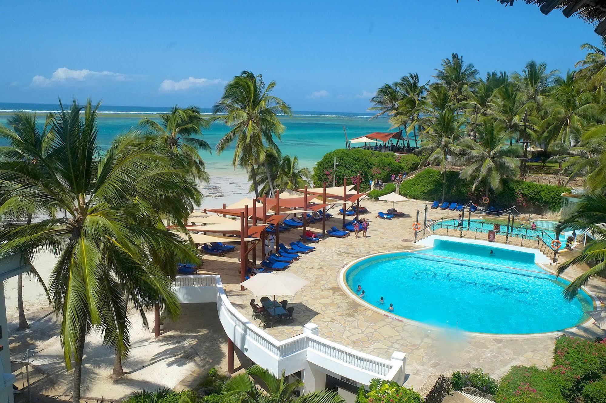 Voyager Beach Resort Момбаса Екстериор снимка