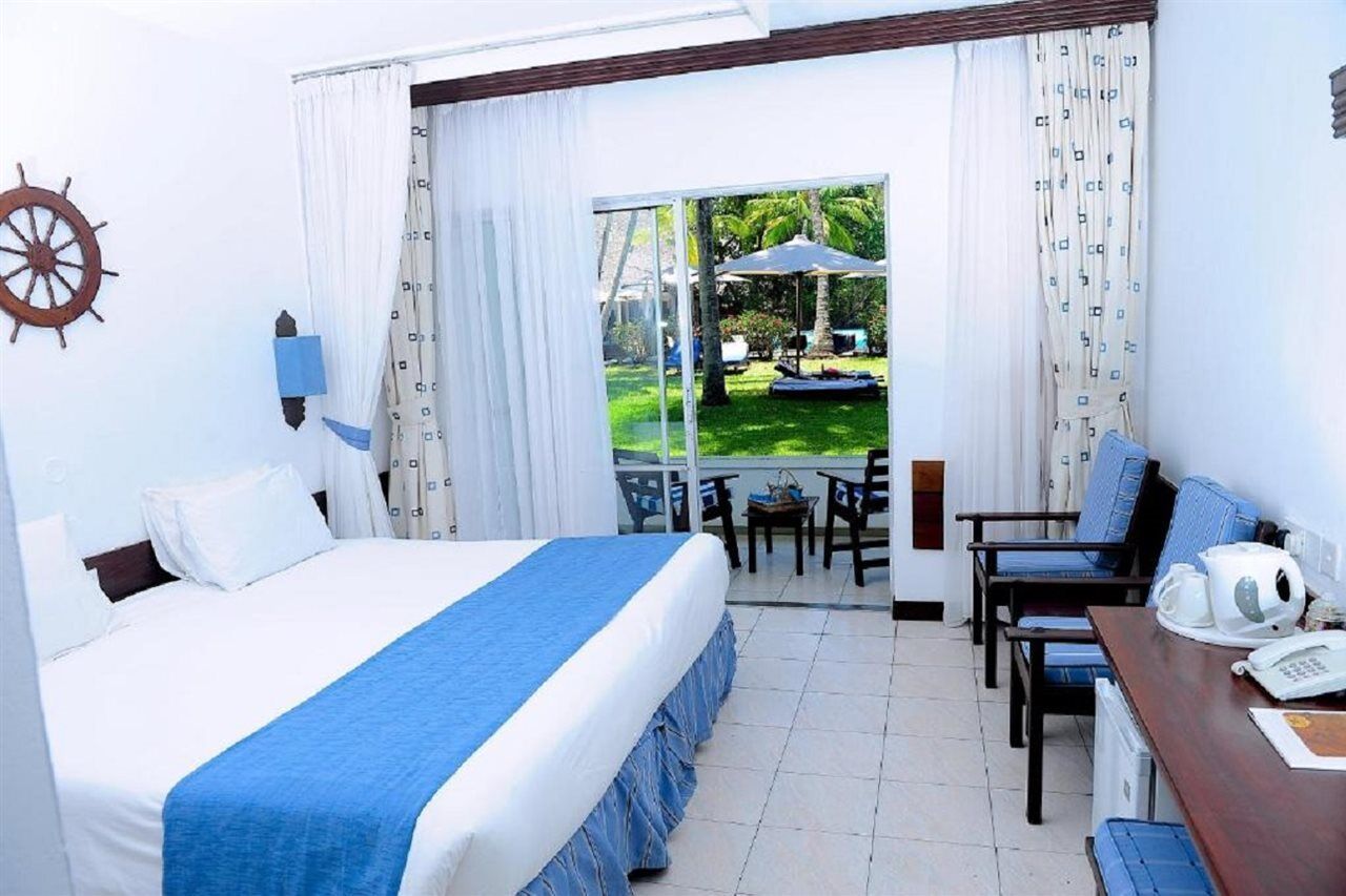 Voyager Beach Resort Момбаса Екстериор снимка